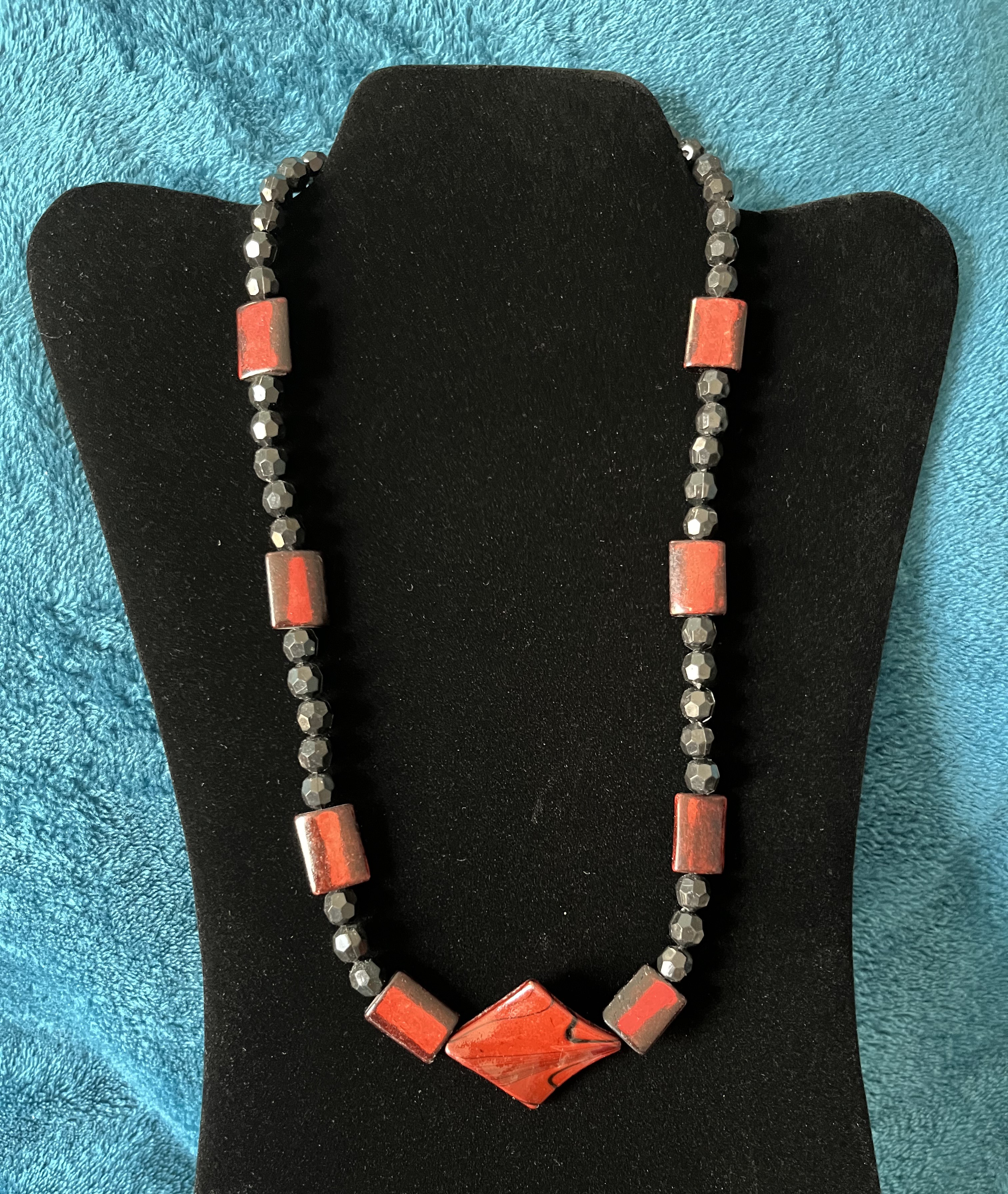 Black and Red Rhombus Necklace